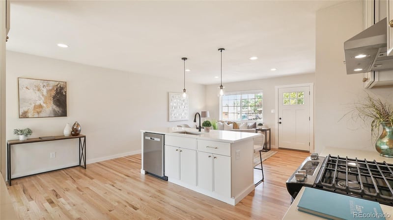 941 Bronco Rd, Denver, CO 80221