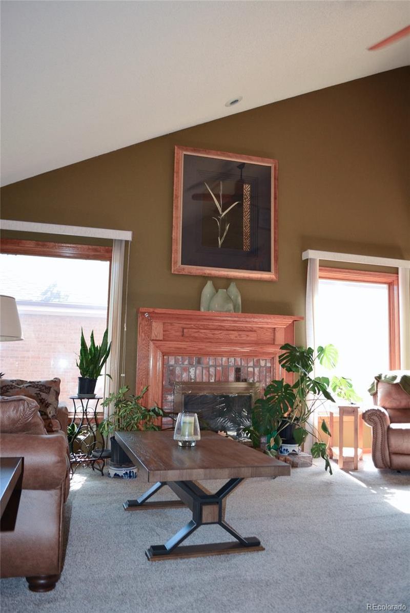 713 Kittredge Ct, Aurora, CO 80011