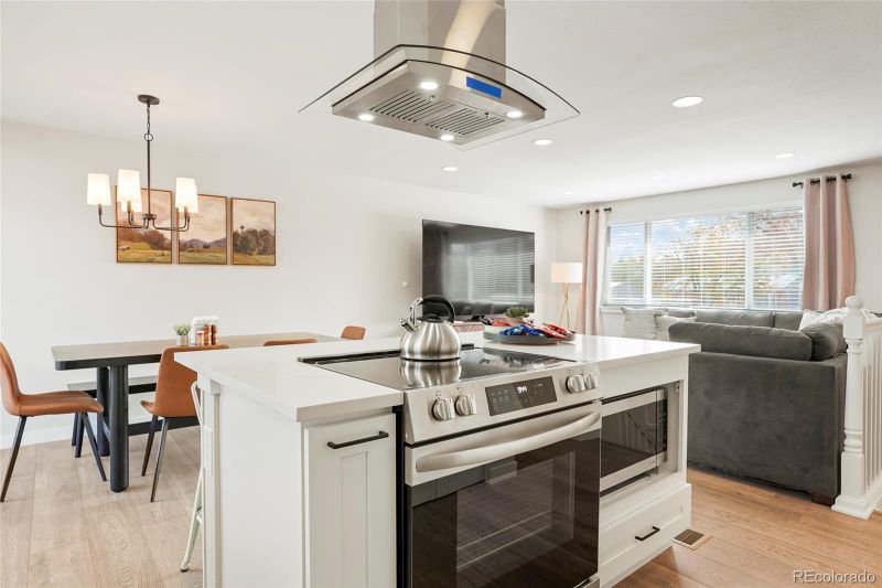 6163 W 76th Ave, Arvada, CO 80003
