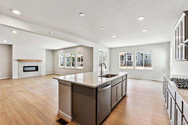 2560 Bailey Ln, Erie, CO 80026