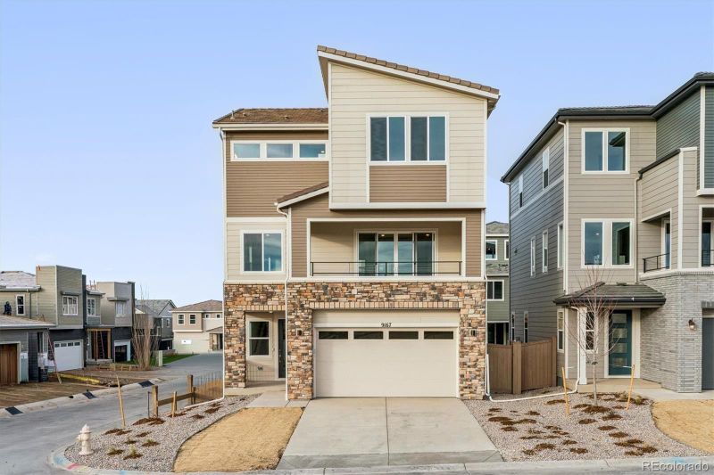 9167 Blue Needle Ln, Englewood, CO 80112