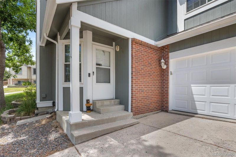 944 E Lily Ct, Highlands Ranch, CO 80126