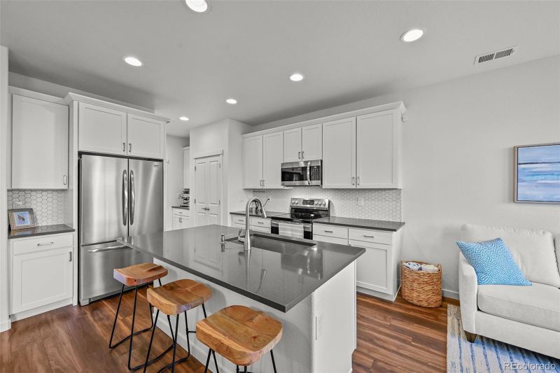 9664 Albion Ln, Thornton, CO 80229