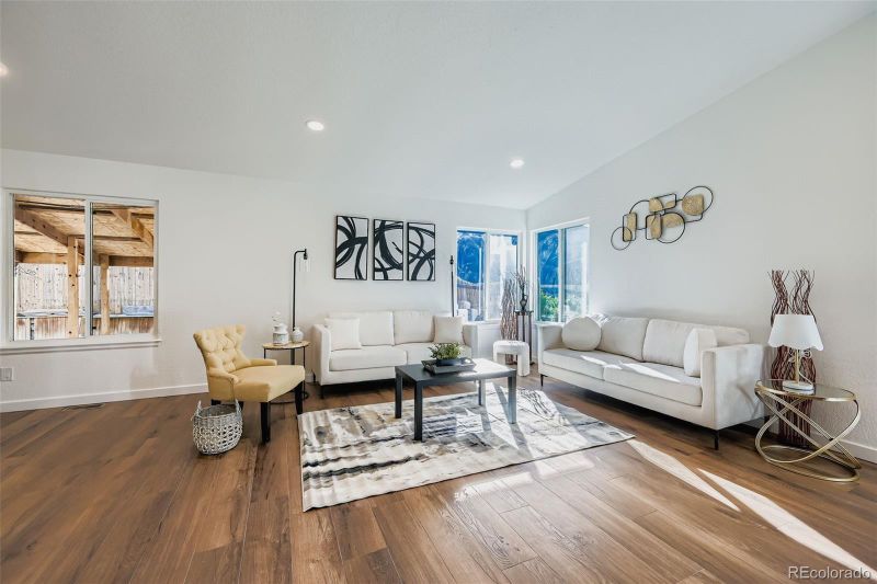 17400 E Brunswick Pl, Aurora, CO 80013