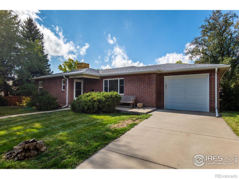 2208 Arapahoe St, Golden, CO 80401