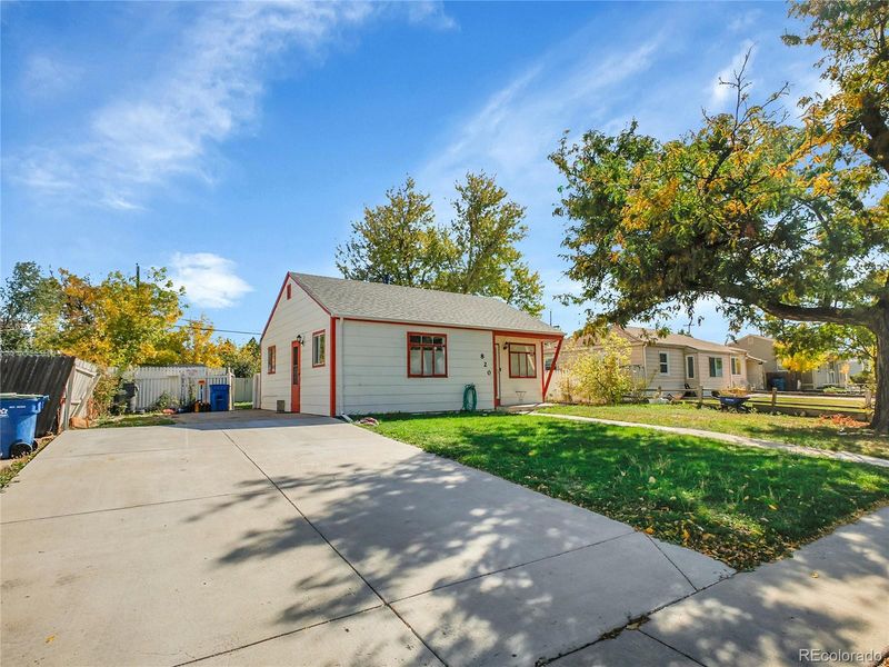 820 Lansing St, Aurora, CO 80010