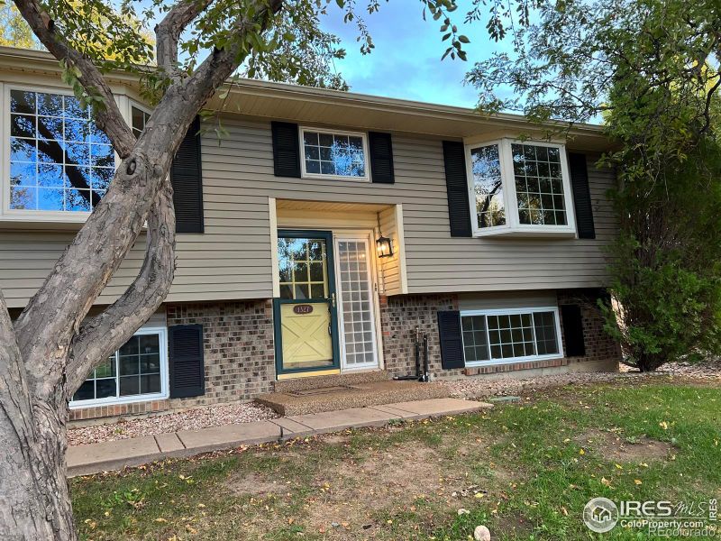 1327 Brookfield Dr, Longmont, CO 80501
