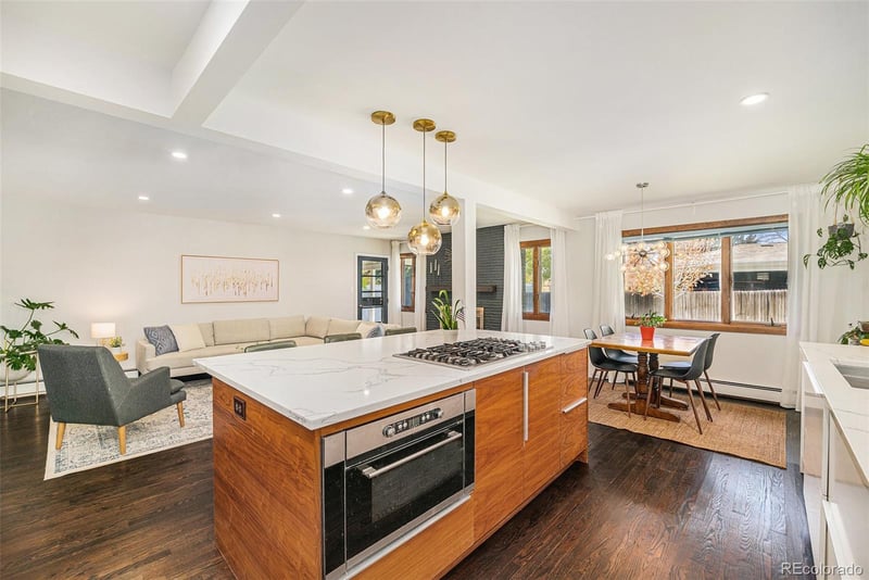 643 S Oneida Way, Denver, CO 80224