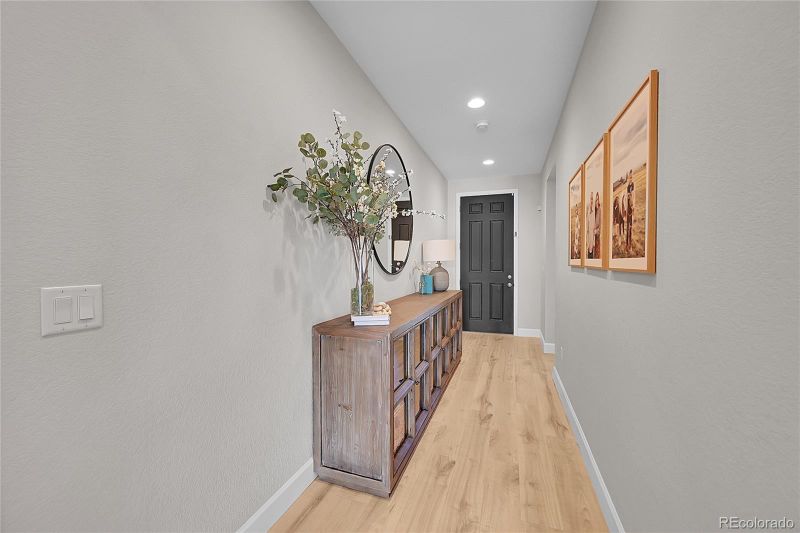 27744 E Davies Dr, Aurora, CO 80016