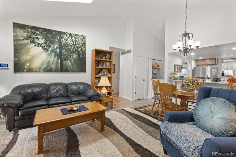 2021 S Balsam St, Lakewood, CO 80227