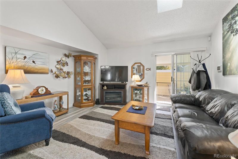 2021 S Balsam St, Lakewood, CO 80227
