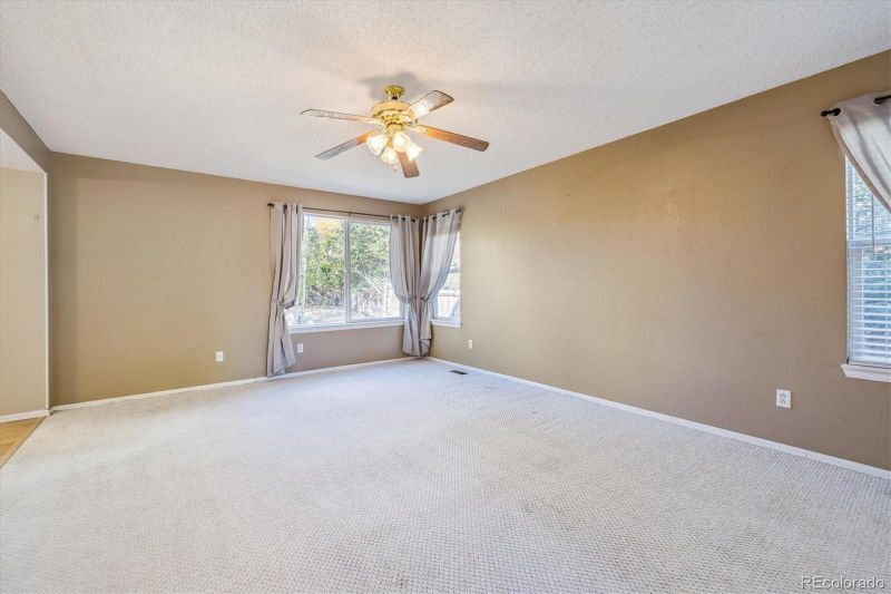 8909 Copeland St, Littleton, CO 80126