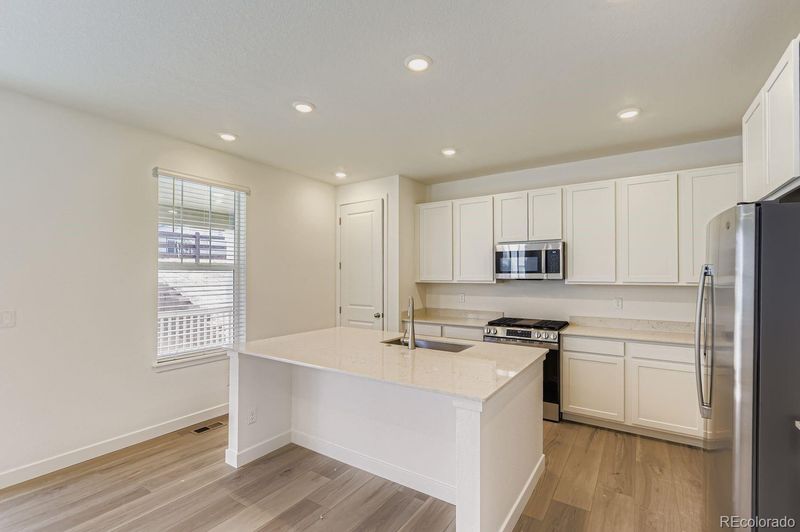 10828 Snowdon St, Parker, CO 80134