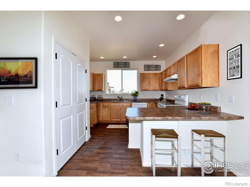 2425 Oakhurst Rd, Johnstown, CO 80534
