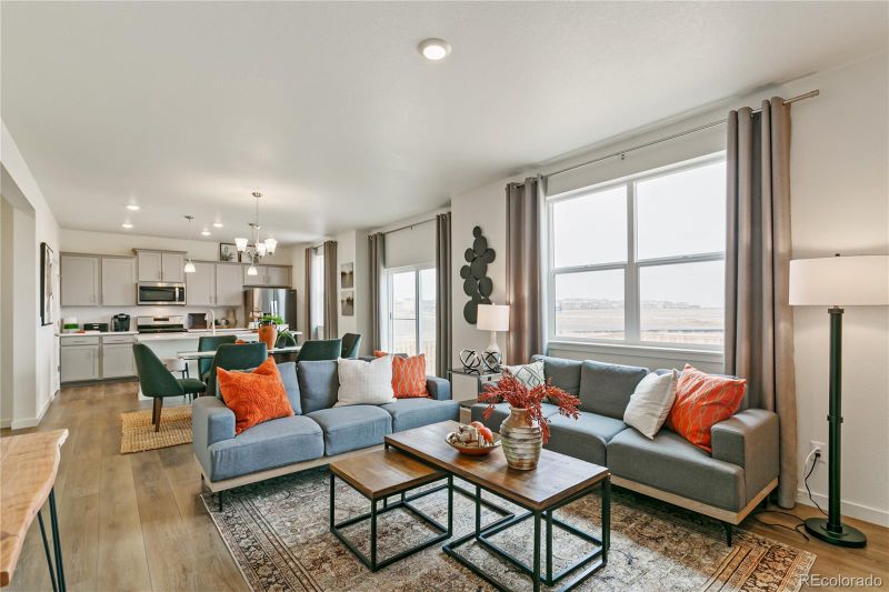 9885 Ceylon Ct, Commerce City, CO 80022