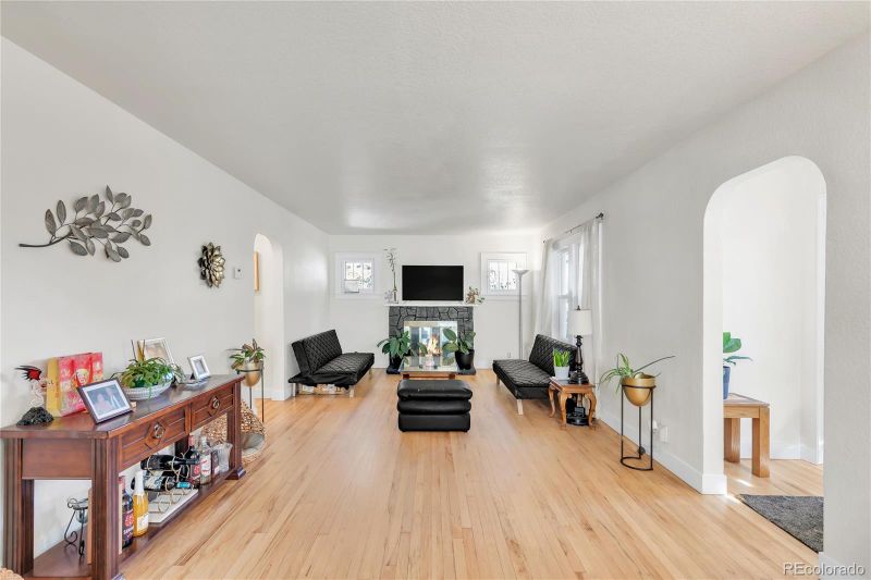 1395 Dayton St, Aurora, CO 80010