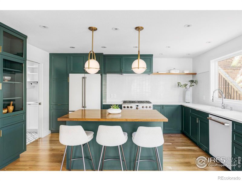 71 Ridge Dr, Boulder, CO 80304
