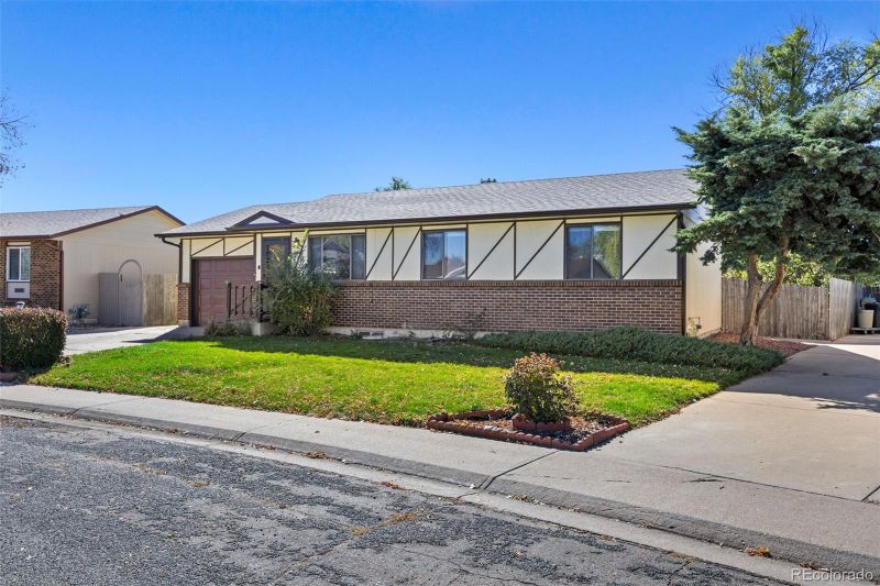 1006 Shortline Dr, Fort Lupton, CO 80621