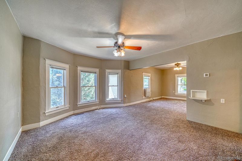 2226 N Greenwood St, Pueblo, CO 81003
