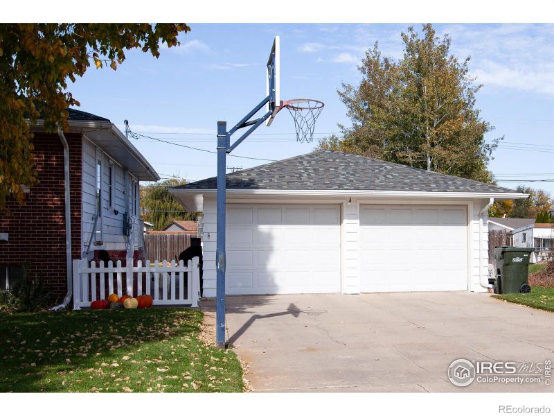806 Beattie Dr, Sterling, CO 80751