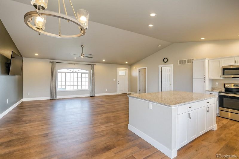 446 E Chadwick Dr, Pueblo West, CO 81007