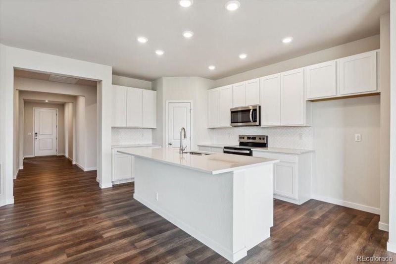14462 Heritage Dr, Mead, CO 80504