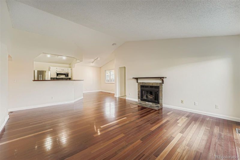 17999 E Cornell Dr, Aurora, CO 80013