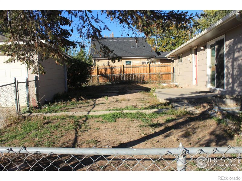 1 Sherman Ct, Longmont, CO 80501