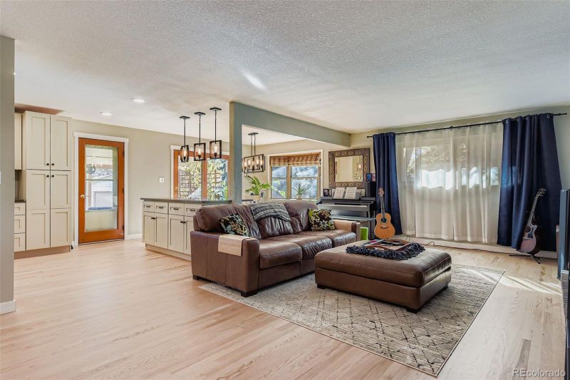 6064 S Steele St, Centennial, CO 80121