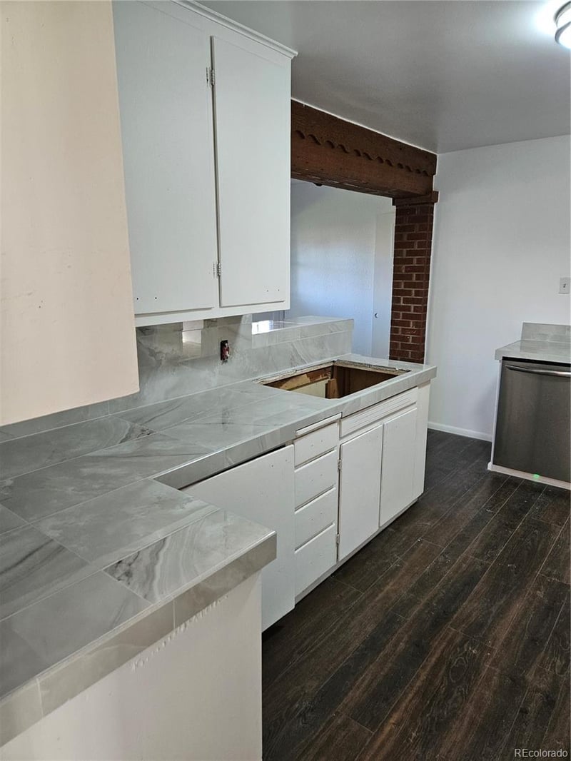 3355 N Monaco Pw, Denver, CO 80207