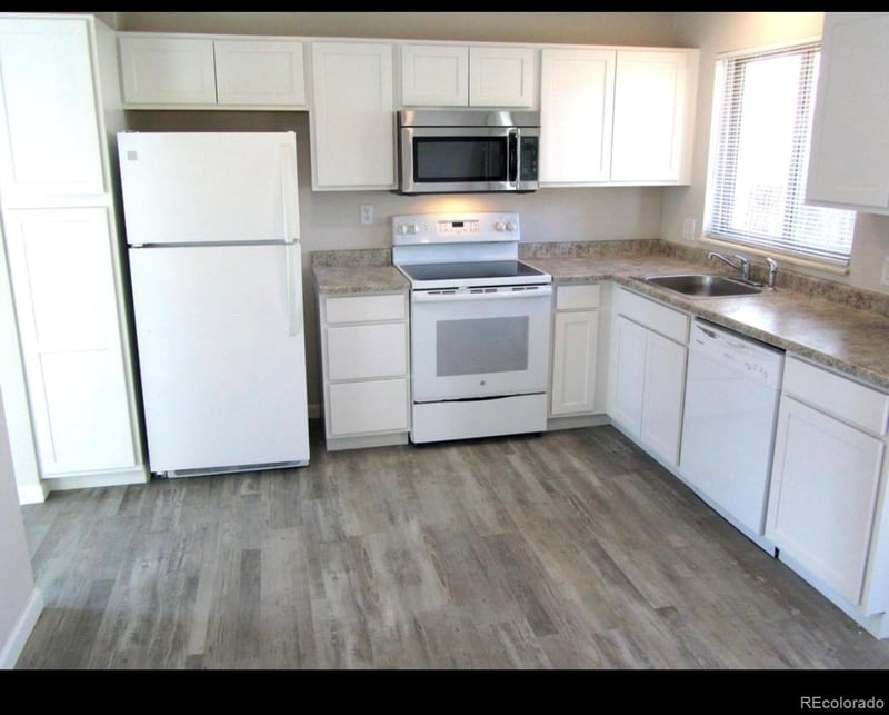 2709 W 100th Dr, Denver, CO 80260