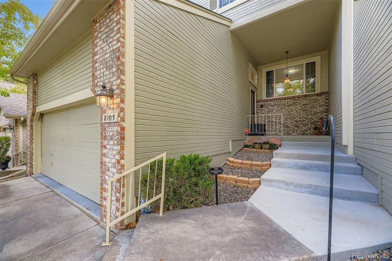 8105 S Humboldt Cir, Centennial, CO 80122