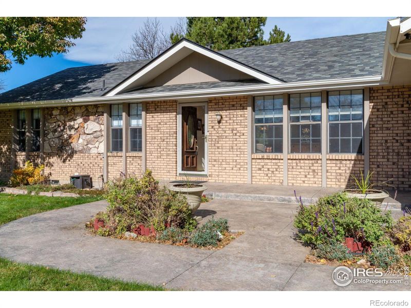 3308 Lakeview Cir, Longmont, CO 80503