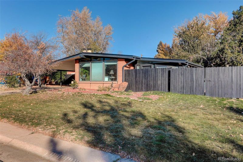 6310 S Greenwood St, Littleton, CO 80120