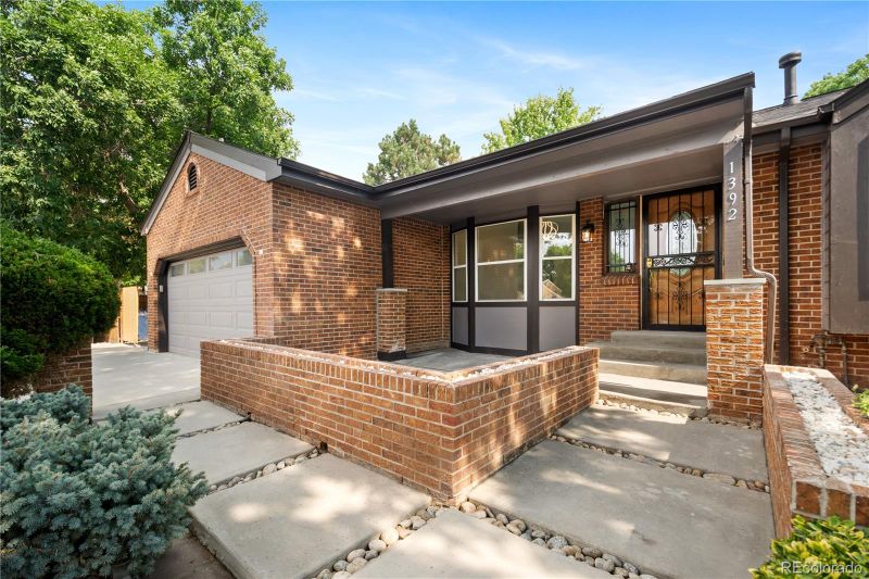 1392 E Nichols Ave, Centennial, CO 80122