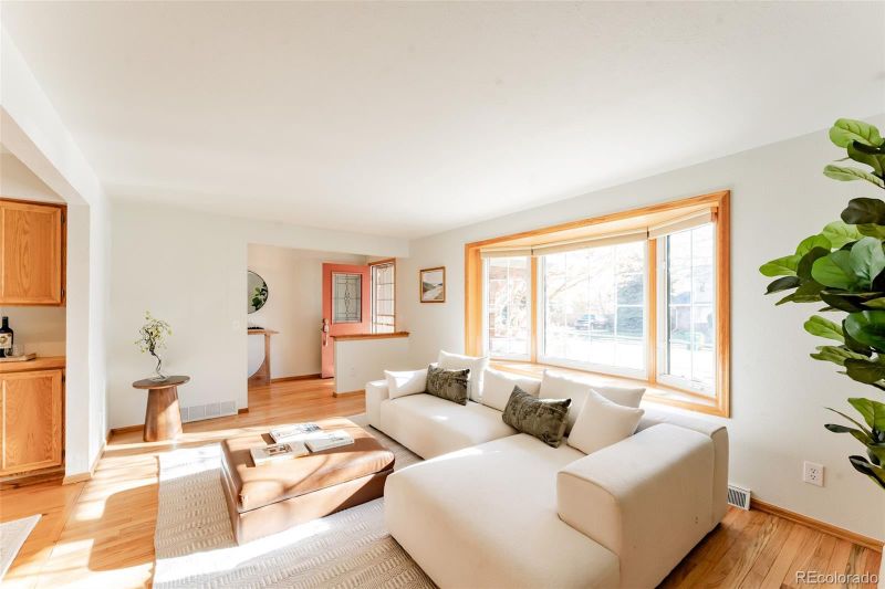 6439 W Roxbury Dr, Littleton, CO 80128
