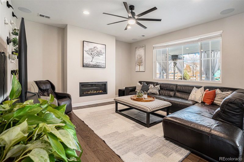 22011 E Stanford Cir, Aurora, CO 80015