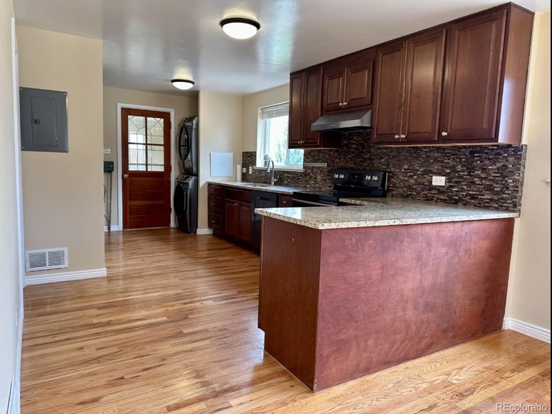 1801 S Grove St, Denver, CO 80219