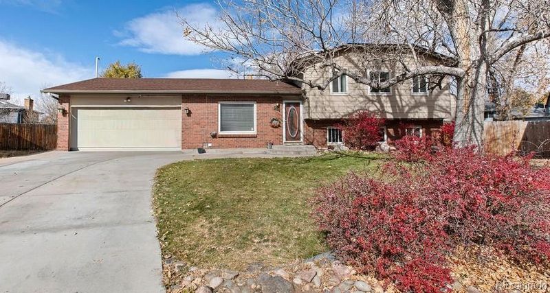 9151 W Temple Pl, Littleton, CO 80123