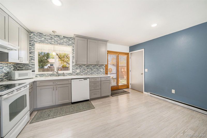 2131 Bowen St, Longmont, CO 80501