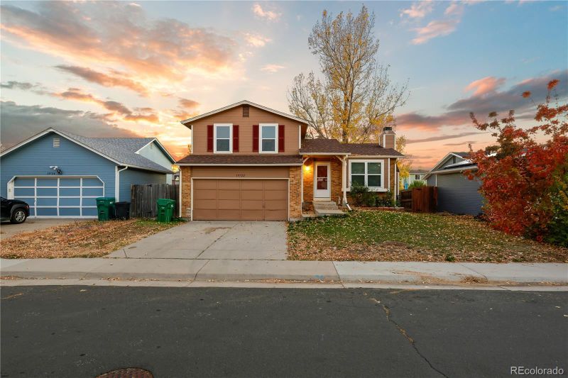 19722 E Oxford Dr, Aurora, CO 80013