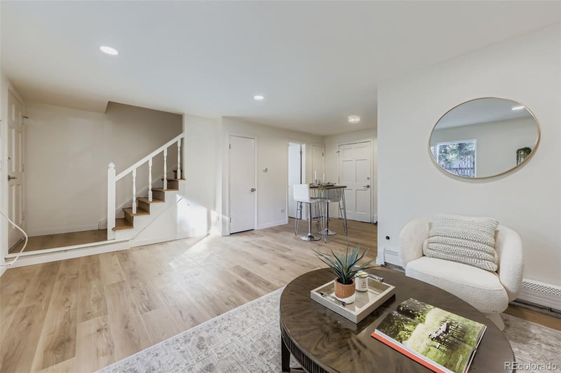1525 S Holly St #201, Denver, CO 80222