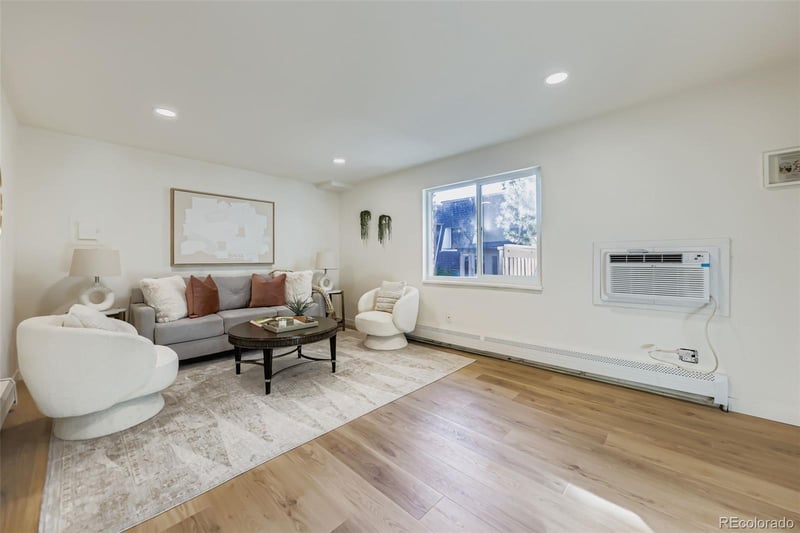 1525 S Holly St #201, Denver, CO 80222