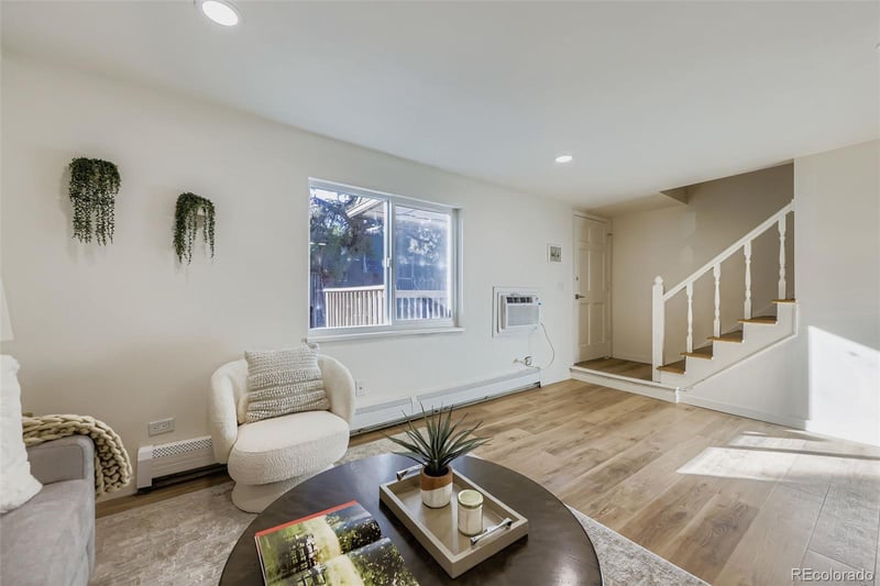 1525 S Holly St #201, Denver, CO 80222