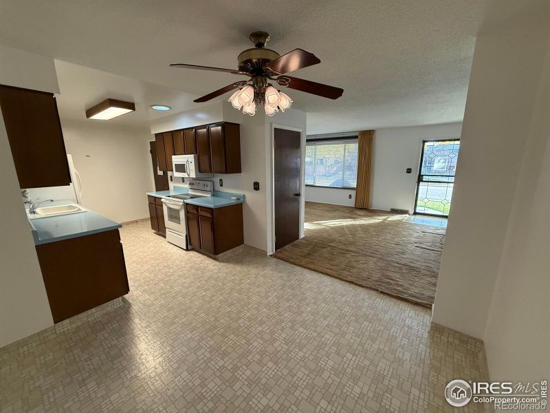 1727 S Field Ct, Lakewood, CO 80232