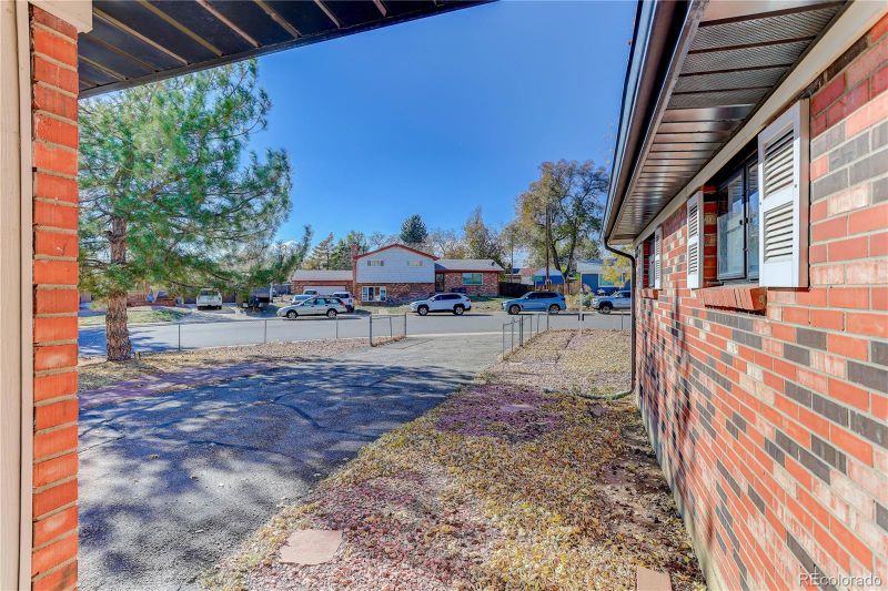10424 Carmela Ln, Northglenn, CO 80234