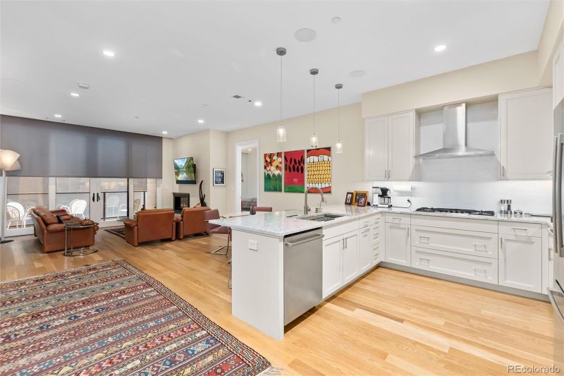 250 Columbine St #409, Denver, CO 80206