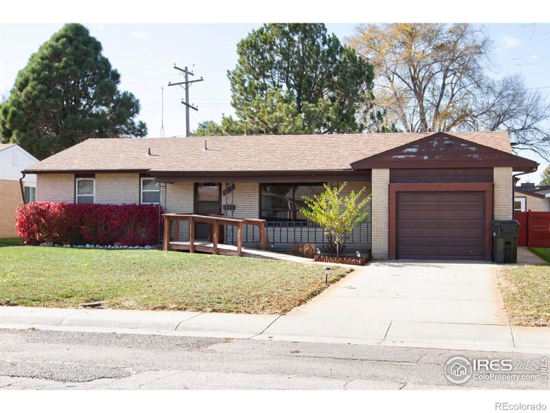 906 S 11th Ave, Sterling, CO 80751