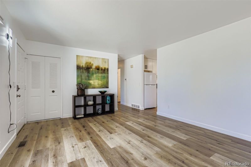 19094 E Kansas Dr, Aurora, CO 80017