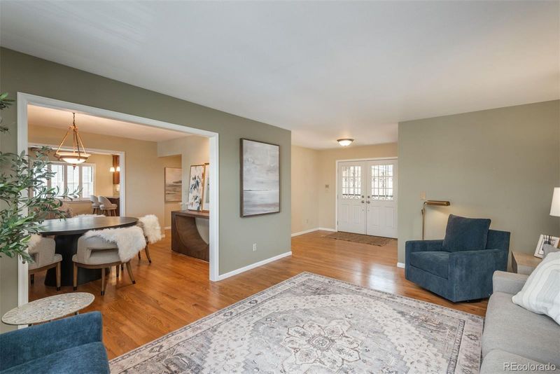 6731 S Kearney Ct, Centennial, CO 80112